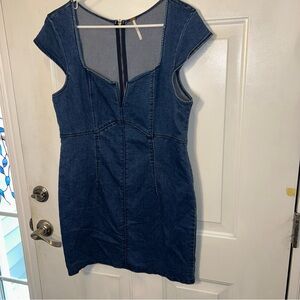 Free people denim jumper Size large blue denim dress  cap sleeves zippered back